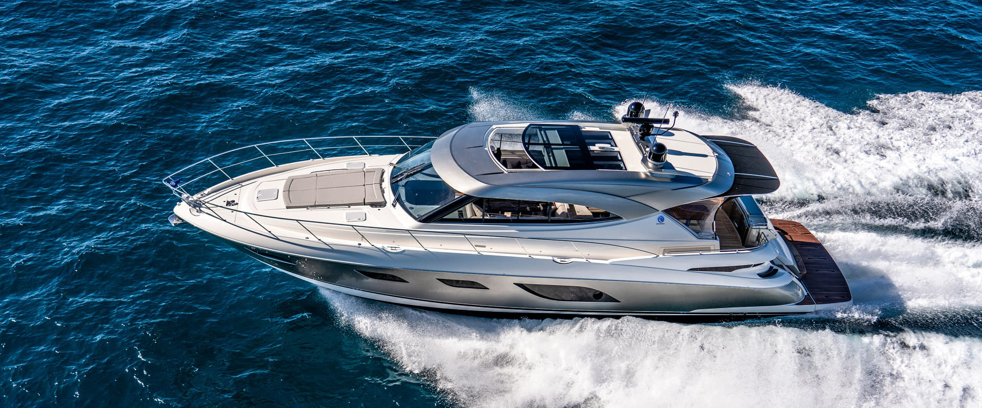 6000 SPORT YACHT