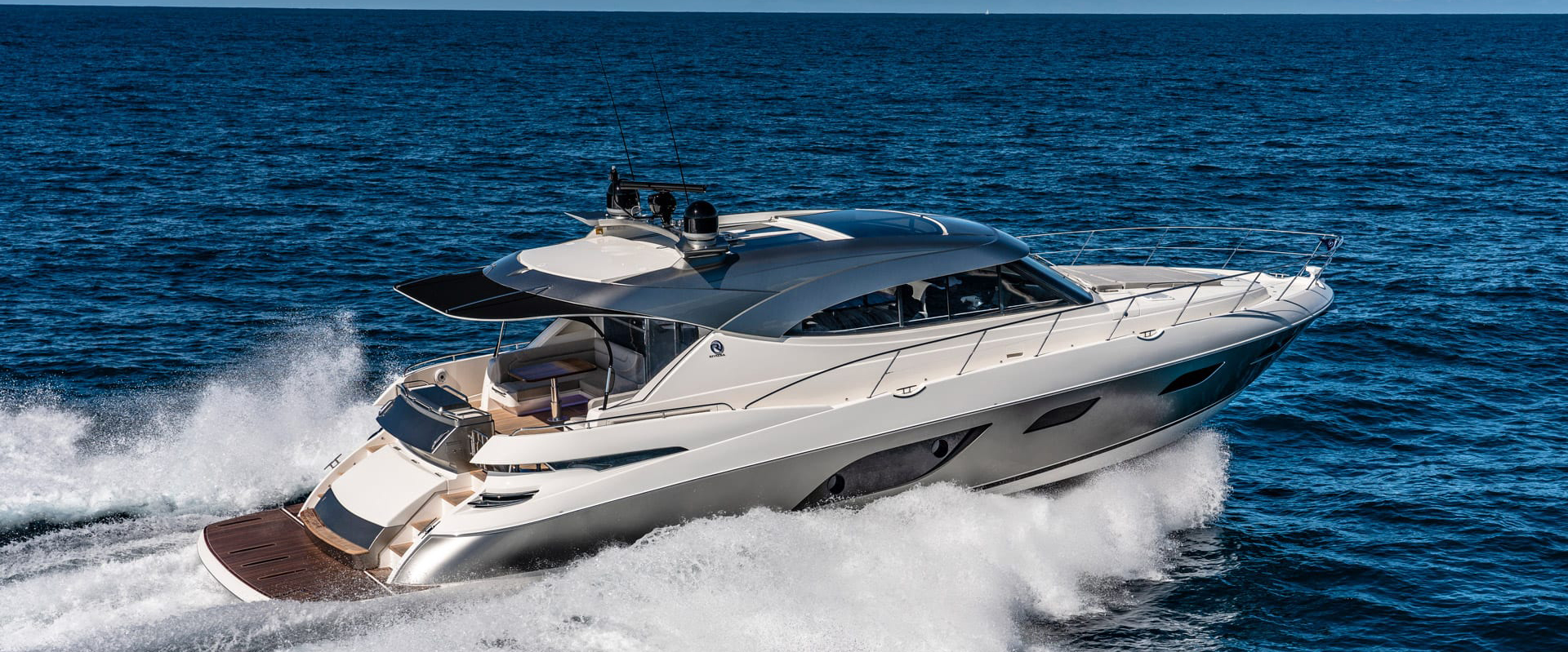 6000 SPORT YACHT