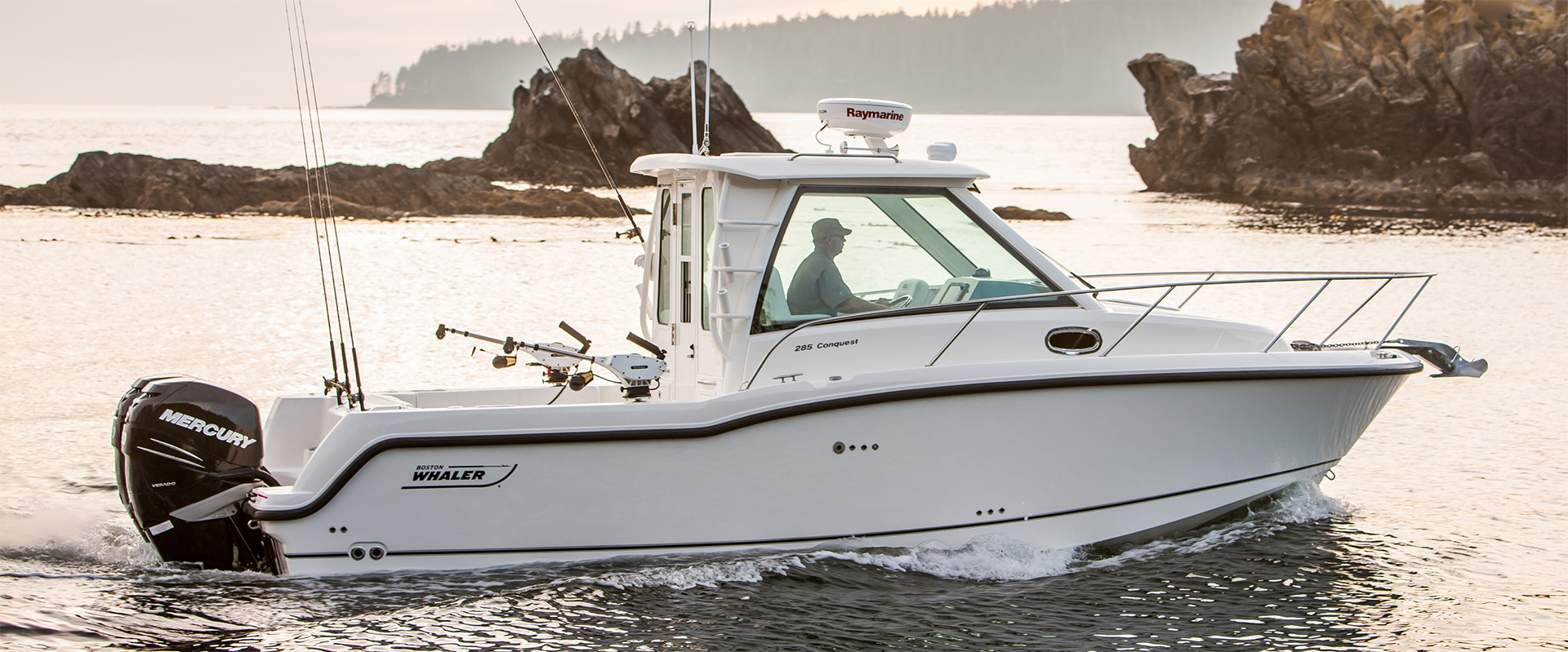 285 CONQUEST PILOTHOUSE